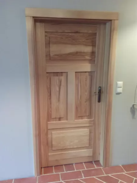 drzwi wewnetrzne z drewna jesionowego sawood uslugi stolarskie racula zielona gora 03