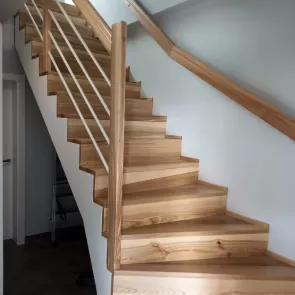 schody samonosne jesionowe drewniane sawood uslugi stolarskie racula zielona gora 01