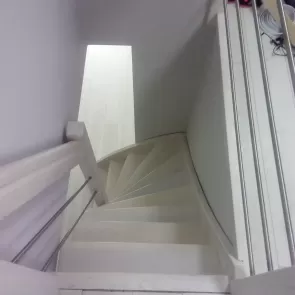 schody samonosne zabielane drewniane sawood uslugi stolarskie racula zielona gora 04